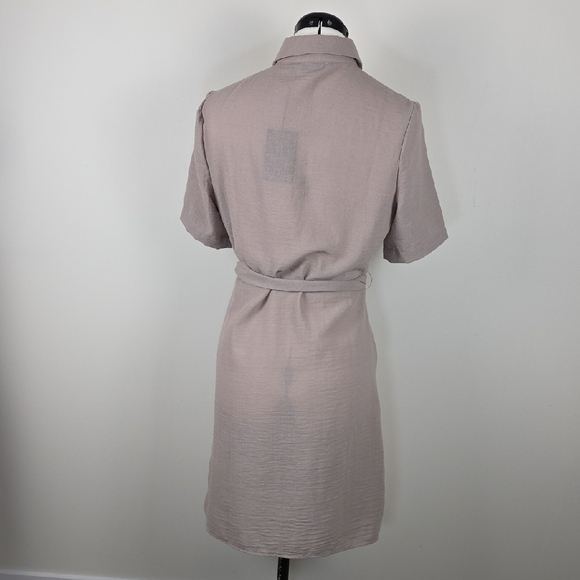 PIECE Short Sleeve Button Front Belted Shirt Dress Taupe Size S NWT - Picture 3 of 8